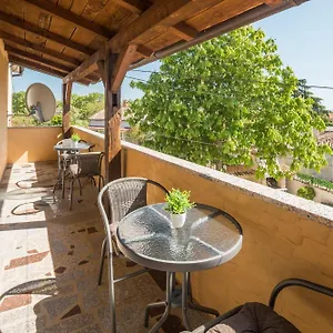 Casa Viktoria With Private Garden And Bbq Ferienhaus